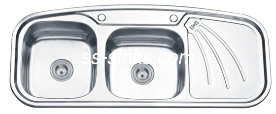 R15 เครื่องวิทยุมุม Undermount สแตนเลสสแตนเลสสระว่ายน้ําครัวสําหรับการออกแบบครัวที่เรียบร้อยและตลอดกาล