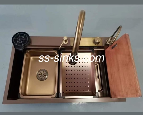 SS304 เครื่องป้องกัน กรีดเหนือคอนเตอร์โรลล์ สีดํา ทําด้วยมือ อ่างล้างครัว