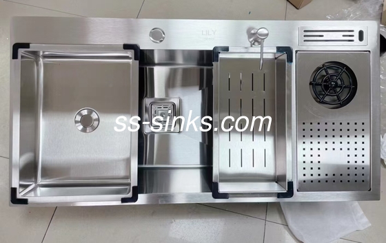 การทํางานทําด้วยมือ Double Sink sus304 กับเครื่องล้างแก้ว กับกระป๋องระบายน้ํา