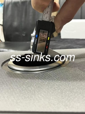 สแตนเลส Double Bowl Sink Basket Drainer Center Drain Placement รวมอุปกรณ์เสริม กระเป๋าสตางค์
