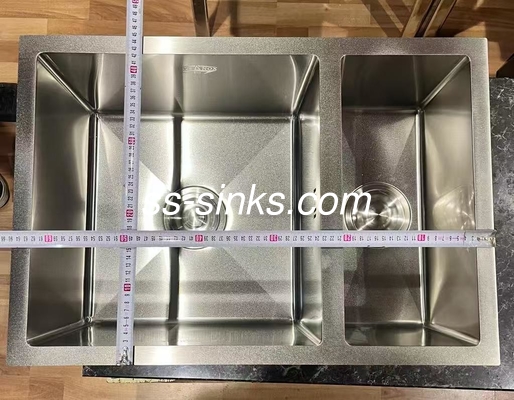 สแตนเลส Double Bowl Sink Basket Drainer Center Drain Placement รวมอุปกรณ์เสริม กระเป๋าสตางค์