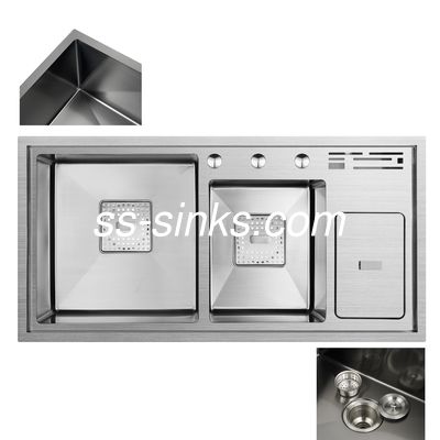 ซิงค์ครัวมือทําด้วยกระดานระบายน้ํา